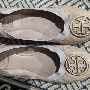 Tory Burch nude/pink ballet flats